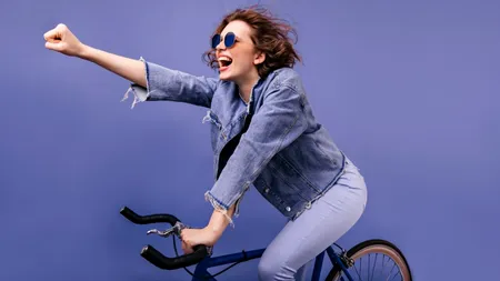 (P) Ce să porți cu o jachetă de blugi?