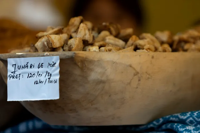 Jumările de porc, printre preparatele regăsite la Târgul de Crăciun de la Ministerul Agriculturii