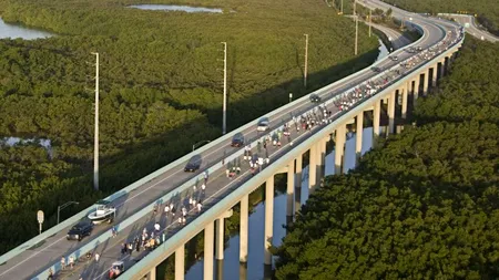 Autostrada peste ocean. Cum arată șoseaua care merge peste 100 de kilometri pe apă. GALERIE FOTO+VIDEO