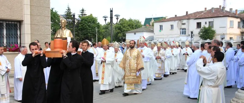 Beatificarea episcopului ANTON DURCOVICI. Mii de credincioși la Iași. Ponta, între cei prezenți. Mesajul transmis de Băsescu
