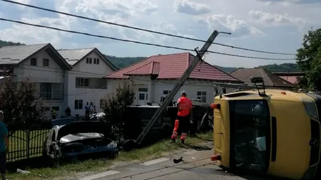 FOTO | Grav accident rutier în județul Argeș, soldat cu un mort și trei răniți