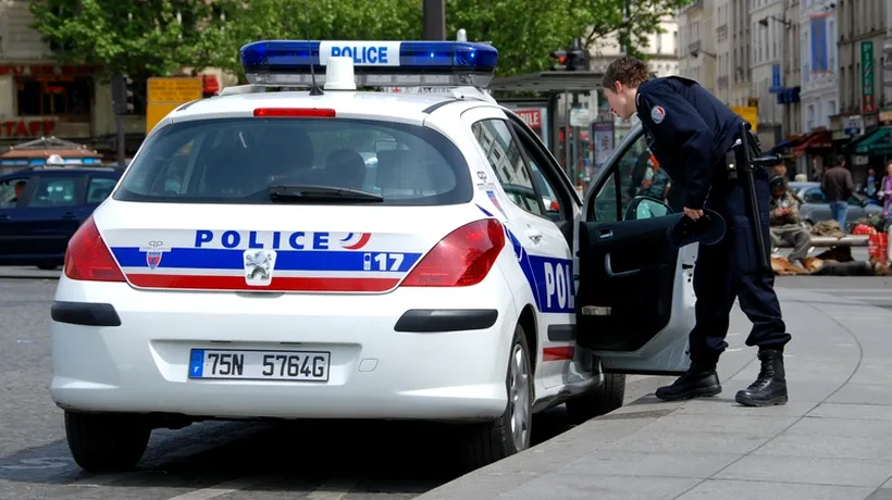 Proiect de lege în Franța. Polițiștii nu vor răspunde penal dacă folosesc arma în timpul liber, pentru a împiedica producerea unor atentate