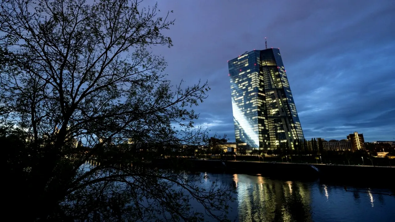 Raport BCE: Companiile din Uniunea Europeană își transferă operațiunile, în contextul riscurilor geopolitice