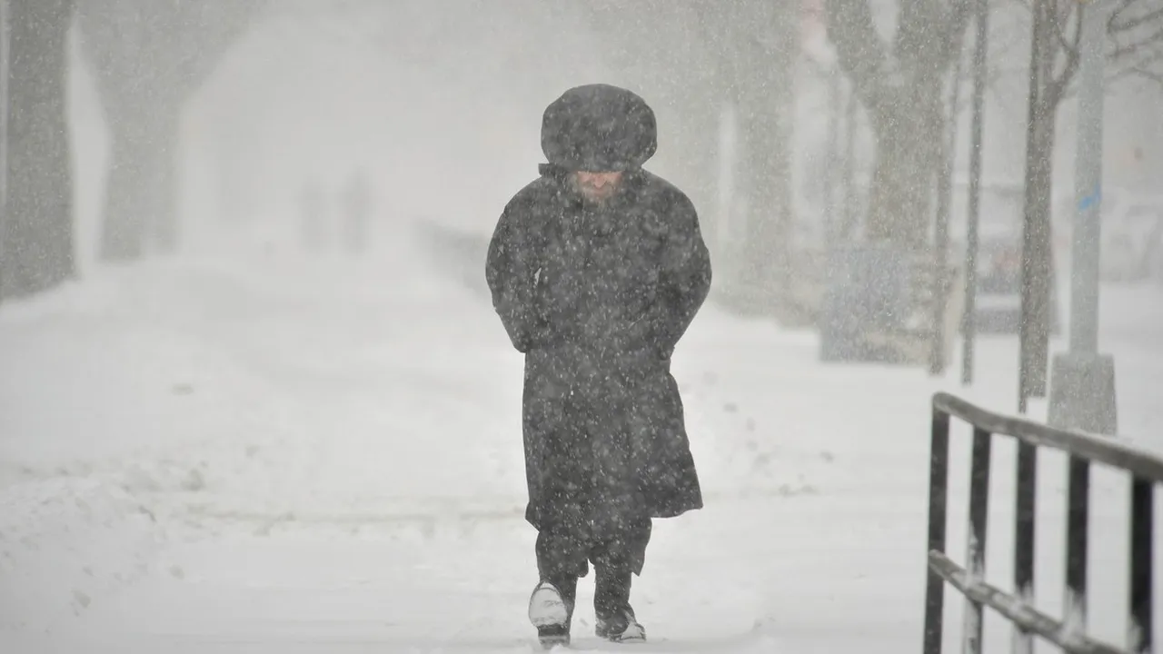 Coasta de est a SUA, acoperită de zăpadă. Mii de zboruri au fost anulate