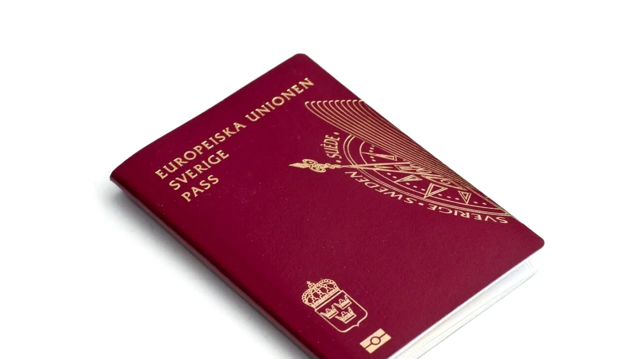 SUEDIA ar putea aproba retragerea cetățeniei în cazul persoanelor care sunt considerate o amenințare la adresa securității naționale