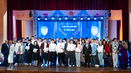 Peste 950 de elevi şi profesori cu performanţe şcolare şi sportive, premiaţi de CJ Olt (P)