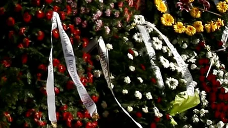 Orașul din România care va interzice COROANELE de flori în cimitire. Amenzi usturătoare pentru cei care nu țin cont de noua regulă