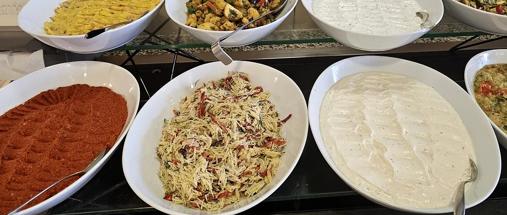 Ce a primit să mănânce la cină o turistă din România, la „all inclusive” în Bulgaria: „Când intri în restaurant, miroase a...”