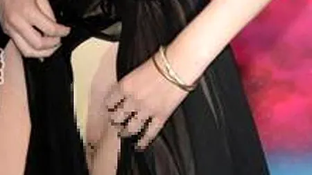 FOTO. Gest controversat făcut de cântăreața Iggy Azalea pe covorul roșu. Fotografii au surprins momentul