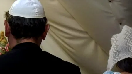 Un american susține că este adevăratul PAPĂ al Bisericii Catolice. A fost ales în urmă cu 30 de ani, de un grup format din șase votanți, printre care EL ÎNSUȘI și părinții săi