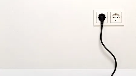 Electrocasnicele și dispozitivele care trebuie scoase din priză, când pleci la serviciu