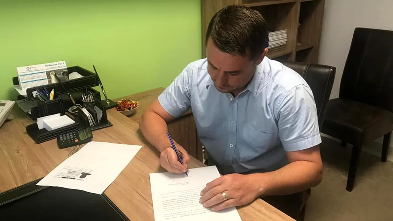 Un primar a renunțat în fața notarului la pensia specială: Este un furt din buzunarele românilor!