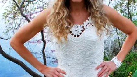 Pare rochia de mireasă perfectă. Materialul din care este făcută te va lăsa însă fără cuvinte