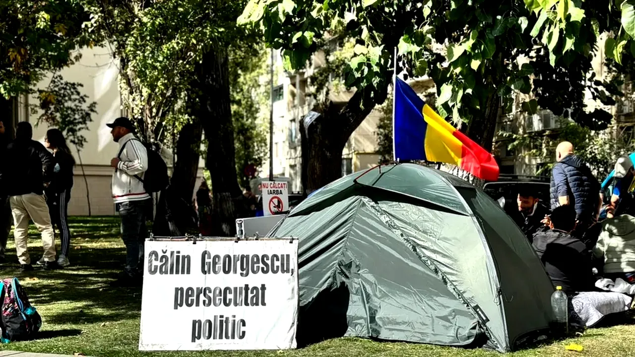Călin Georgescu ar putea fi mutat din Arestul Central din cauza susținătorilor care stau în fața clădirii. Unii au venit chiar și cu cortul (SURSE)