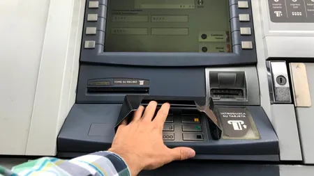 O importantă bancă își SUSPENDĂ serviciile, în perioada următoare. Clienții mai pot retrage bani până pe 9 octombrie!