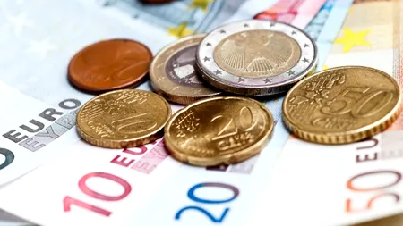 ZF: Cele două foi A4 care valorează câteva miliarde de euro și care au dus la scăderea cursului la 4,33 lei/euro