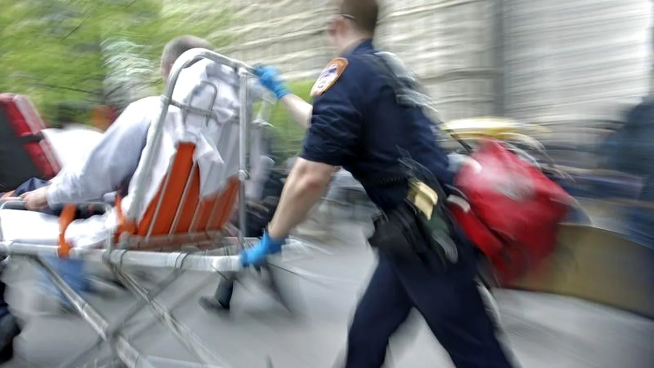 Incident incredibil în Bistrița: un bărbat s-a aruncat din autobuz deoarece nu mai suporta țipetele concubinei