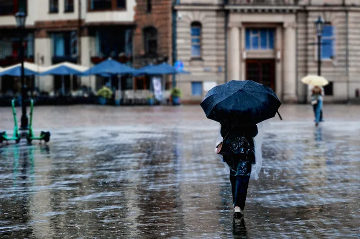 România, sub cupola furtunilor. ANM anunță cod galben și portocaliu de ploi torențiale în 8 județe