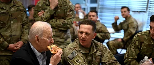Joe Biden a mâncat pizza și și-a făcut selfie cu militarii americani din Polonia