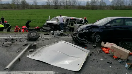FOTO-VIDEO. Grav accident pe DN1, în Brașov. Șapte persoane au fost rănite / A fost solicitat elicopterul SMURD