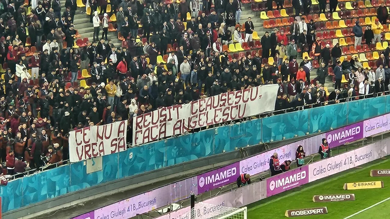 Victor Angelescu le-a RĂSPUNS fanilor rapidiști care l-au jignit prin bannere la meciul cu Dinamo. „Mă bucur că nu au dat cu bombe”