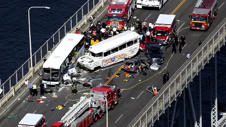 Patru studenți străini morți la Seattle, într-un accident între două autobuze 