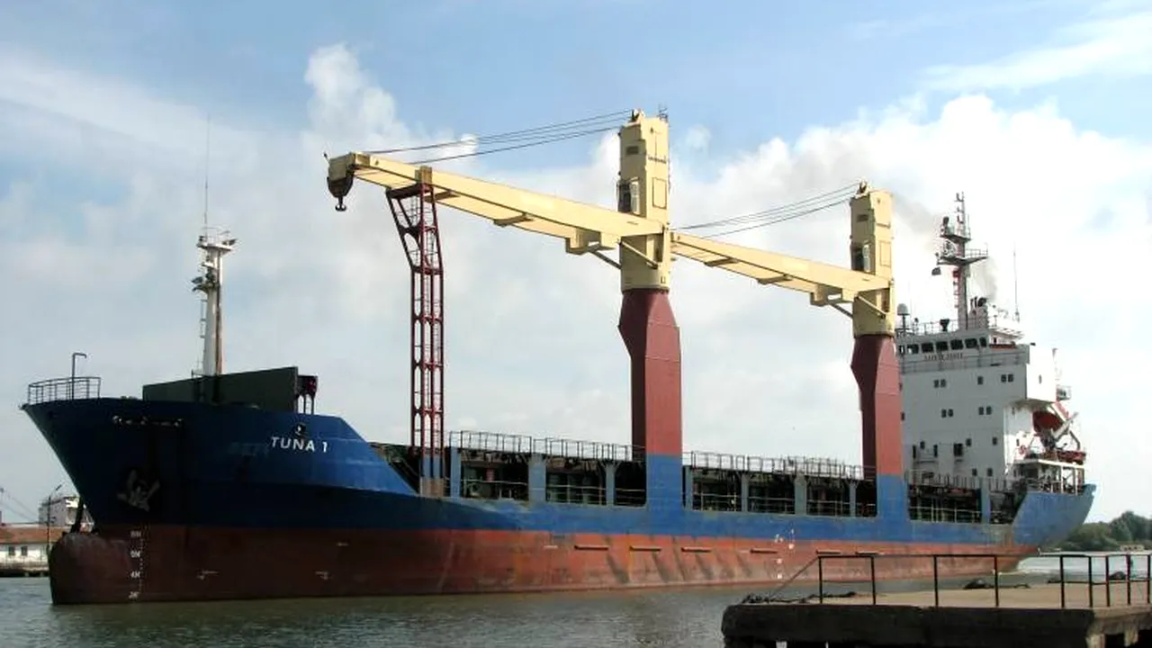 Navă turcească, bombardată pentru că s-a apropiat prea mult de portul libian Tobruk