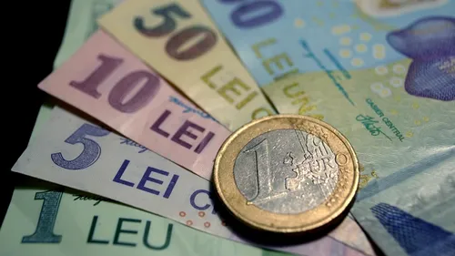 Leul atinge un minim istoric în raport cu moneda euro. BNR stabilește un curs de 4,7669 lei/euro