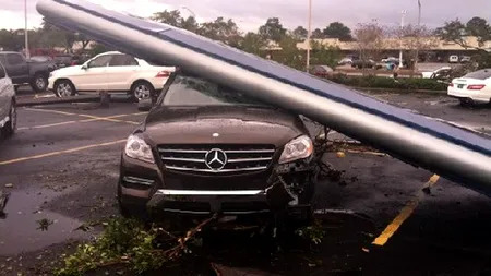 VIDEO. Când tornada lovește un dealership Mercedes