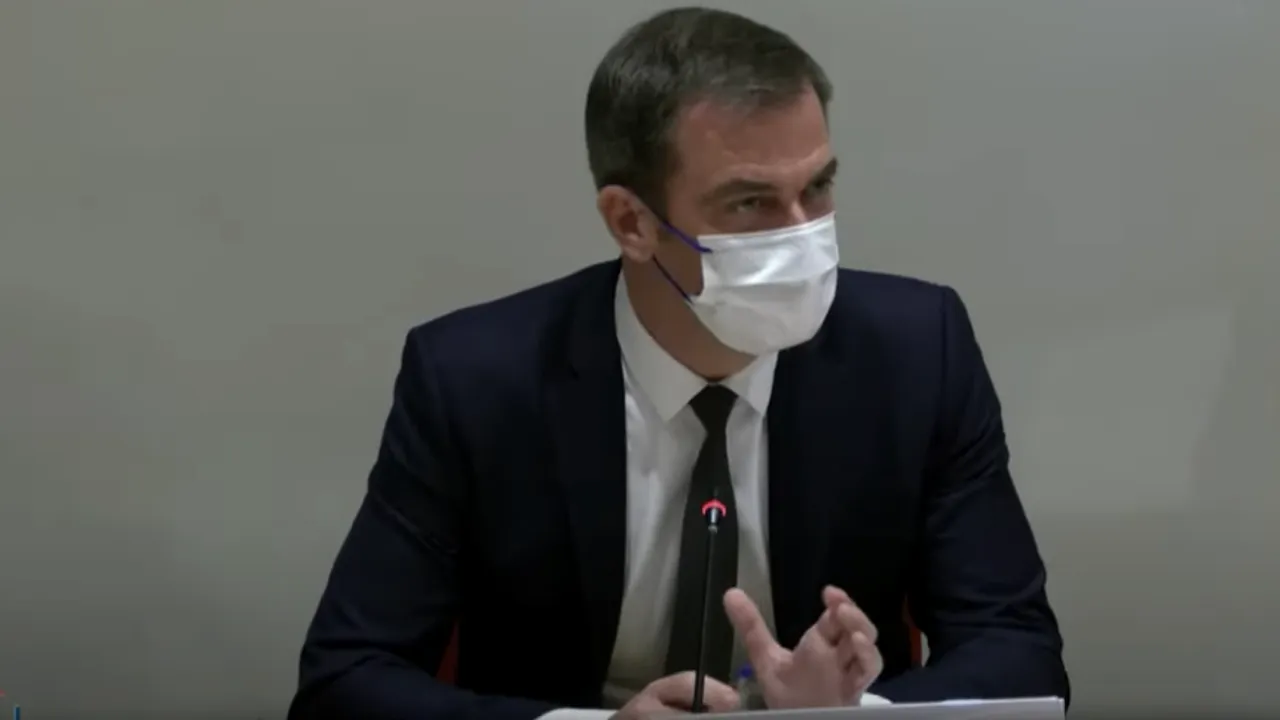 Ministrul Sănătăţii din Franța se imunizează cu un booster Pfizer, după ce s-a vaccinat cu AstraZeneca şi cu un rapel cu Moderna