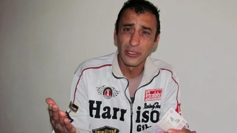 Acest bărbat câștigă bani de alcool și droguri cu o poveste lacrimogenă. Cum îi păcălește pe românii la a căror ușă sună