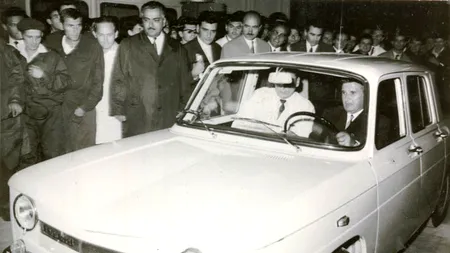 Povestea primei mașini Dacia produse în România. Cum arăta DACIA 1100, cu portbagaj în față și motor în spate, la volanul căreia s-a urcat CEAUȘESCU