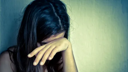 SONDAJ | Peste un sfert dintre elevi spun că li s-au cerut fotografii nud. Motivul pentru care peste 30% dintre profesori n-ar reclama abuzul sexual asupra unui minor