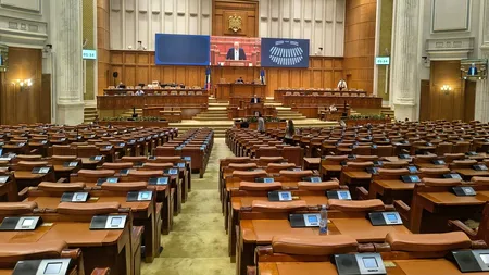 Deputaţii au stabilit că românii care muncesc pe contracte part-time să plătească CAS şi CASS în acelaşi regim