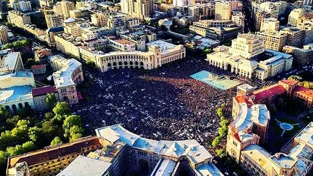 Pentru că nu a obținut funcția de premier, liderul opoziției din Armenia cheamă oamenii la proteste: 