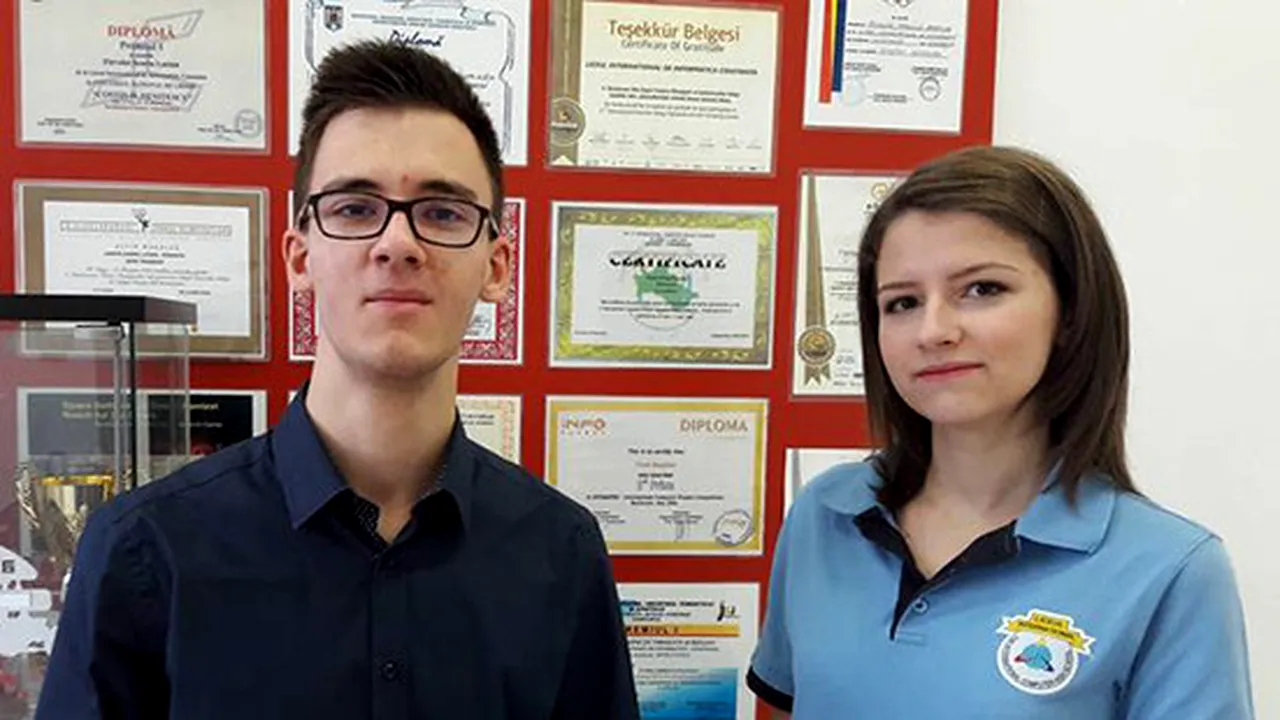 Doi elevi români au obținut punctaj maxim la bacalaureatul american. Cei doi au învățat doar o săptămână și au impresionat la matematică și fizică