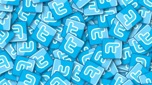 Twitter acuzat de cenzură. Ce conturi a decis să închidă rețeaua de socializare