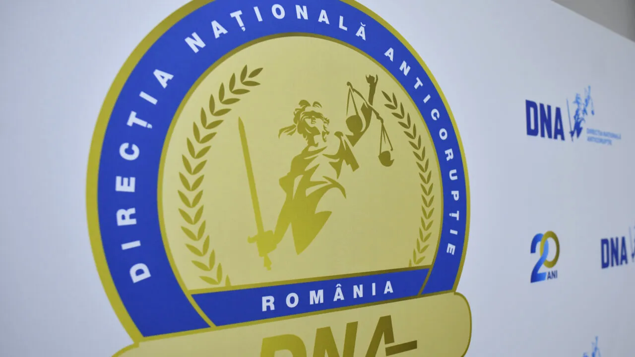 Un inspector antifraudă și 23 polițiști de frontieră, acuzați că luau MITĂ la ieșirea din țară