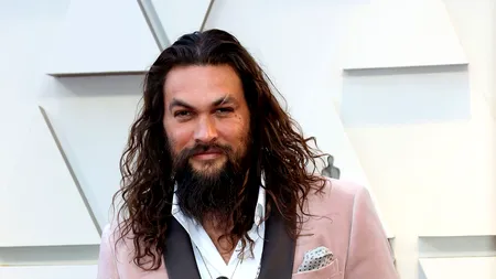 Actorul Jason Momoa, care l-a interpretat pe Khal Drogo în Game of Thrones, și-a ras barba și mustața. Cum arată acum starul - VIDEO