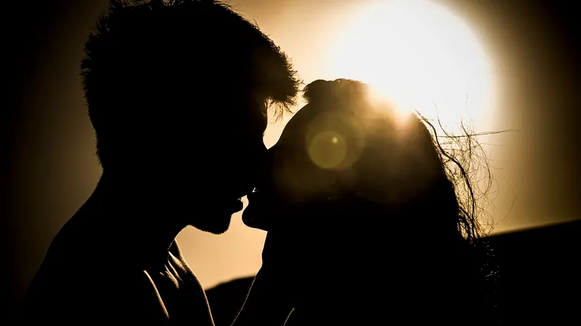 Explicație științifică: de ce închid oamenii ochii în timpul sărutului