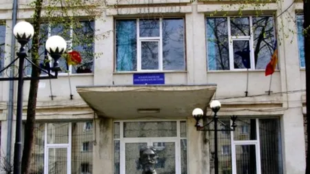 O minoră din Vaslui a intrat în comă după ce a consumat o sticlă de țuică la școală