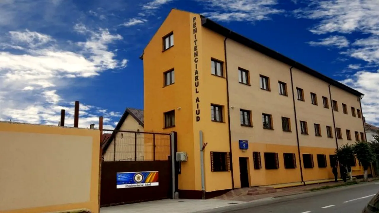 Sumă mare de bani, în euro, găsită într-un ciorap la intrarea în Penitenciarul Aiud. Cine îi pierduse și ce s-a întâmplat cu ei