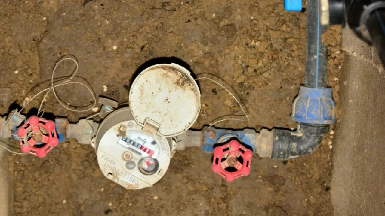 PIERDERILE companiei ApaVital din Iași se ridică la 23,6 milioane de metri cubi de apă anual, aproape cât lacul Podu Iloaiei. Cine plătește?