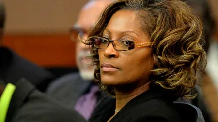 O profesoară din Atlanta ar putea ajunge la închisoare pentru că i-ar fi ajutat pe elevii săi să copieze