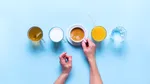 Apă, suc sau cafea: ce să bei pe timp de caniculă și ce să eviți