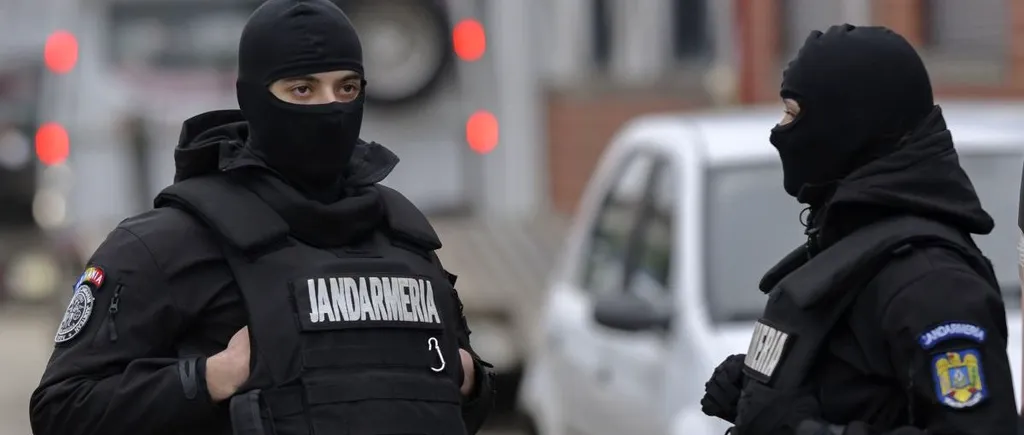 Un adolescent a fost găsit de jandarmi cu un CUȚIT asupra lui, în centrul Severinului