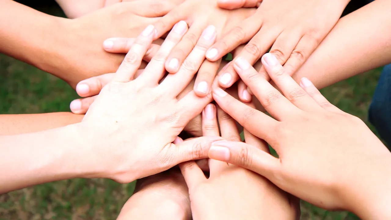 Oamenii sunt înconjurați de o ''aură'' din microbi. STUDIU