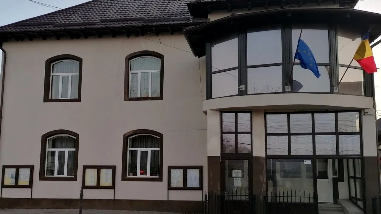 Un primar din Argeş, lovit și înjurat de o localnică