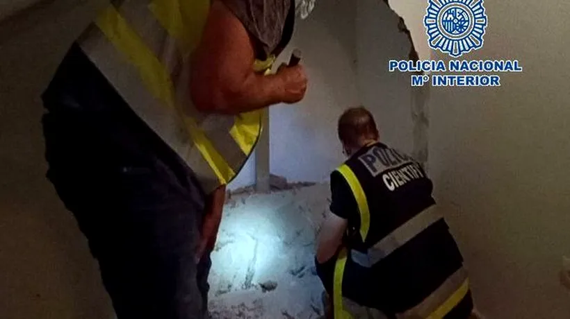 O româncă din Spania, în vârstă de 32 de ani, s-a ARUNCAT de la etaj sub ochii copiilor săi. Fata ei a încercat, în zadar, să o oprească