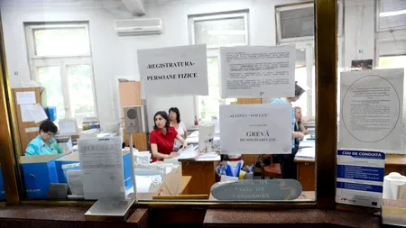 Sindicaliştii din administraţie pregătesc GREVA. Se cere interzicerea cumulului pensie - salariu în toate domeniile